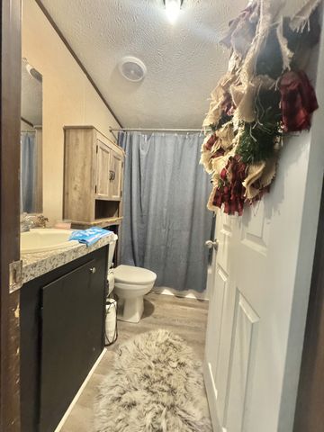 7509 Galen Rd, Lafayette, TN 37083