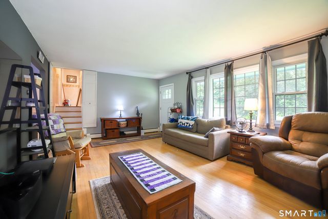 9 Hillside Court, Brookfield, CT 06804