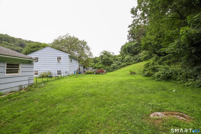 9 Hillside Court, Brookfield, CT 06804