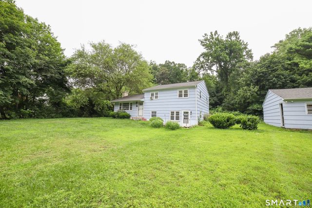 9 Hillside Court, Brookfield, CT 06804