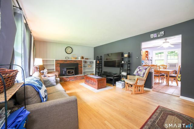 9 Hillside Court, Brookfield, CT 06804