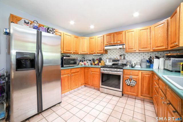 9 Hillside Court, Brookfield, CT 06804