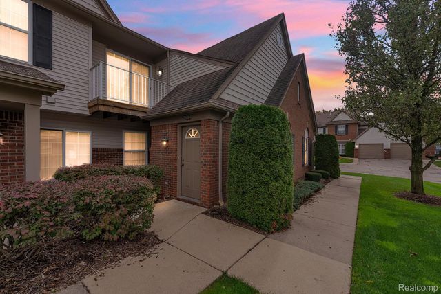 20654 DUNHAM Road, Clinton Charter Township, MI 48038