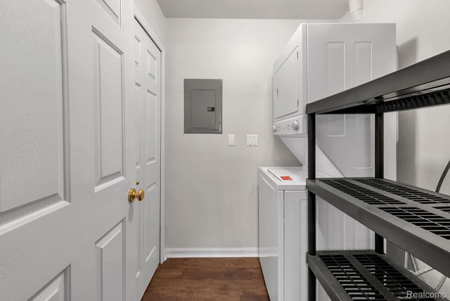 20654 DUNHAM Road, Clinton Charter Township, MI 48038