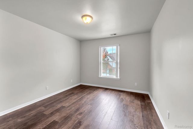 20654 DUNHAM Road, Clinton Charter Township, MI 48038