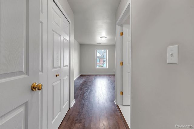 20654 DUNHAM Road, Clinton Charter Township, MI 48038