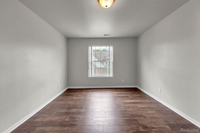 20654 DUNHAM Road, Clinton Charter Township, MI 48038