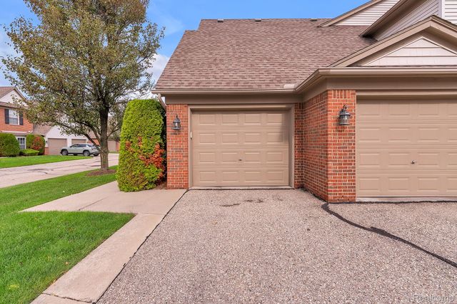 20654 DUNHAM Road, Clinton Charter Township, MI 48038