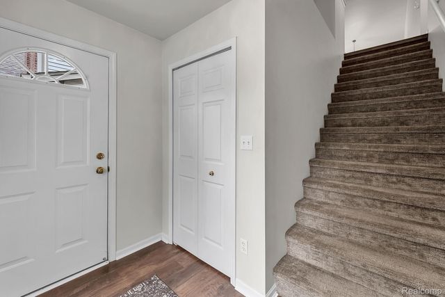 20654 DUNHAM Road, Clinton Charter Township, MI 48038