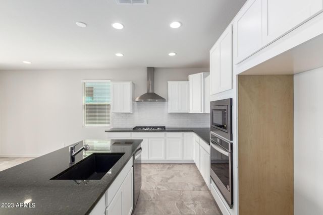 8529 S 67th Drive, Laveen, AZ 85339