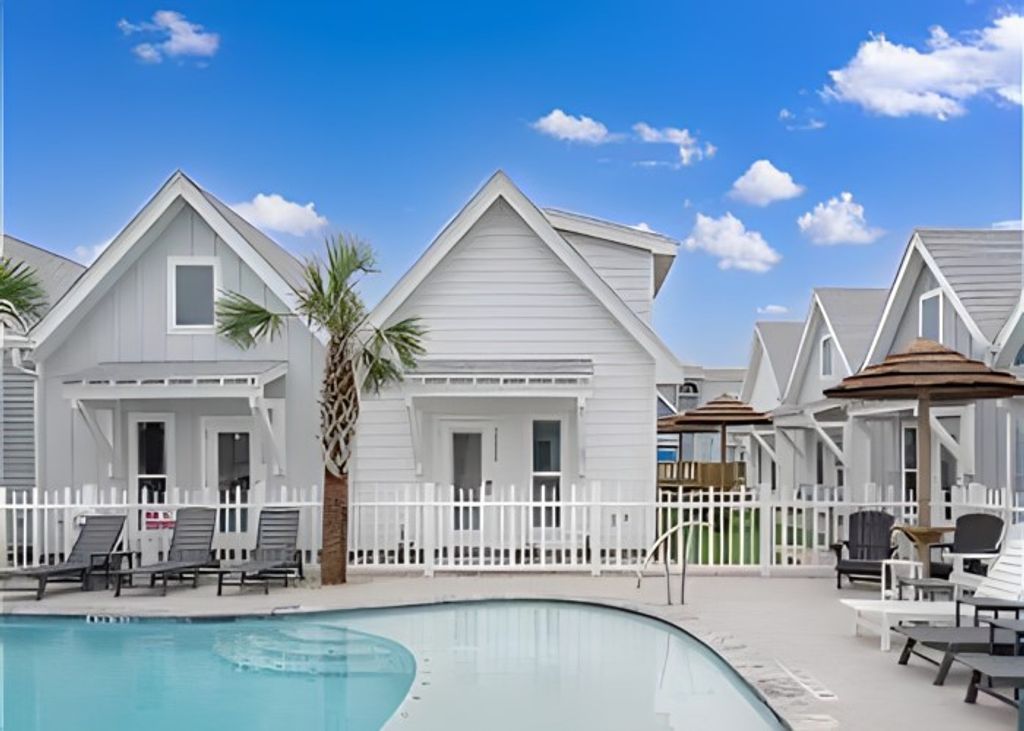 14924 Smugglers Cove Dr, Corpus Christi, TX 78418 — exterior