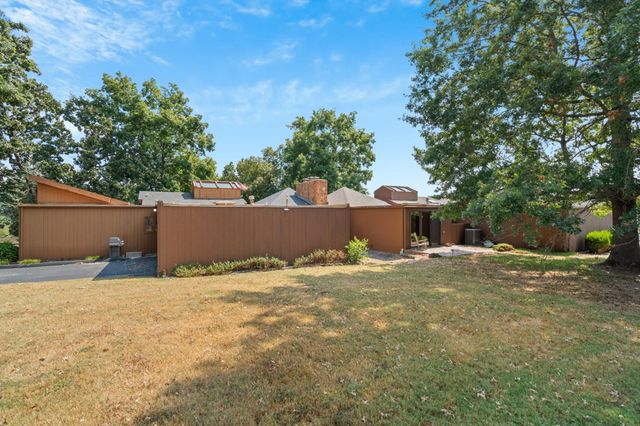 645 S Augusta Drive, Springfield, MO 65809