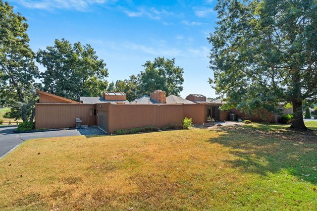 645 S Augusta Drive, Springfield, MO 65809