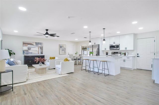 2115 LAKE HOLLOWAY BOULEVARD, Lakeland, FL 33801