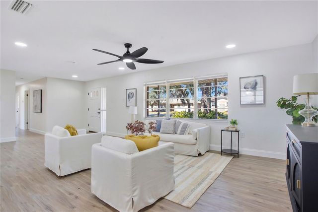 2115 LAKE HOLLOWAY BOULEVARD, Lakeland, FL 33801