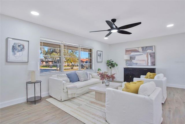 2115 LAKE HOLLOWAY BOULEVARD, Lakeland, FL 33801