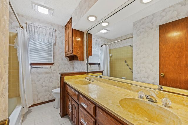 903 Green Rock Drive, Duncanville, TX 75137