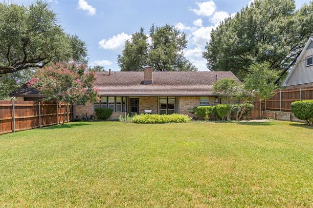 903 Green Rock Drive, Duncanville, TX 75137