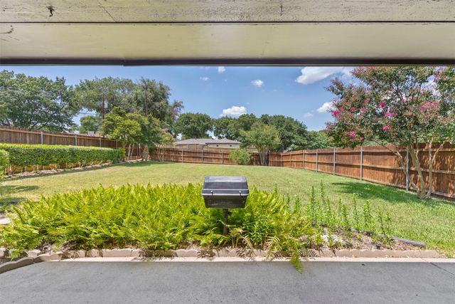 903 Green Rock Drive, Duncanville, TX 75137
