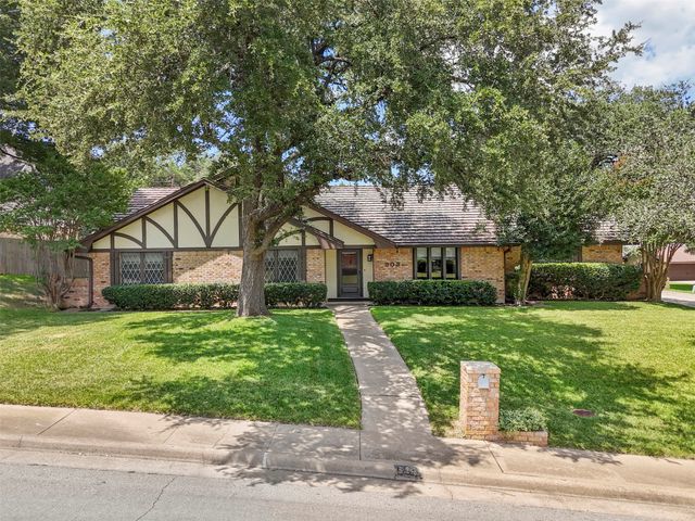 903 Green Rock Drive, Duncanville, TX 75137