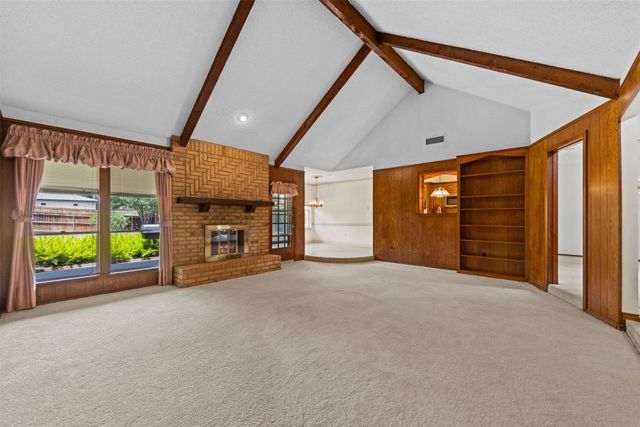 903 Green Rock Drive, Duncanville, TX 75137