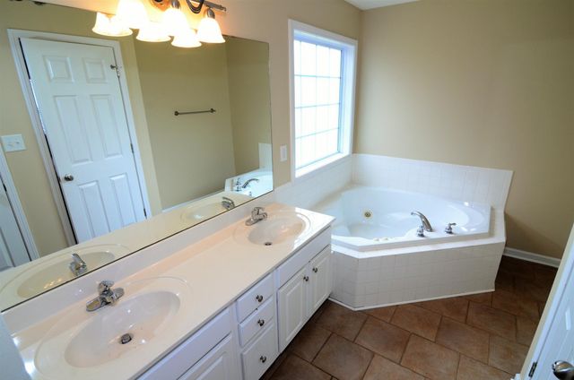 3435 Heatherwood Trace, Clarksville, TN 37043