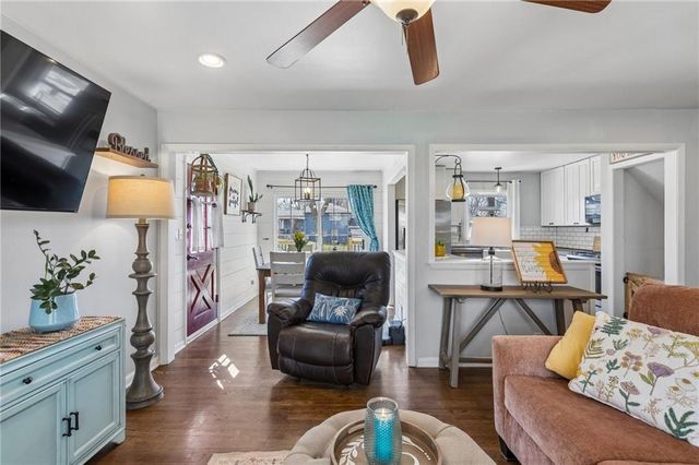 1605 NE 62nd Terrace, Gladstone, MO 64118