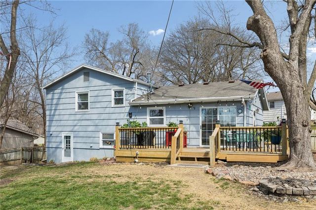 1605 NE 62nd Terrace, Gladstone, MO 64118