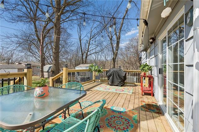 1605 NE 62nd Terrace, Gladstone, MO 64118