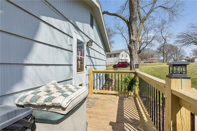 1605 NE 62nd Terrace, Gladstone, MO 64118