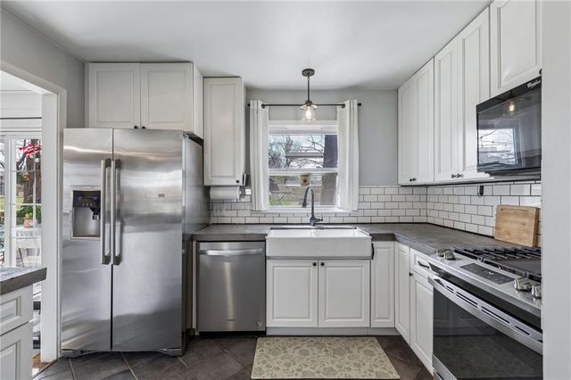 1605 NE 62nd Terrace, Gladstone, MO 64118