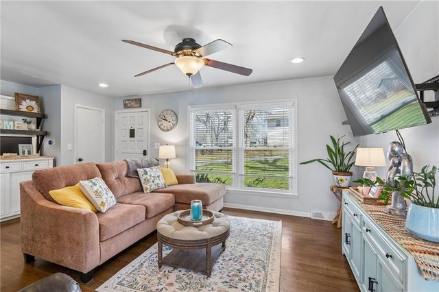 1605 NE 62nd Terrace, Gladstone, MO 64118