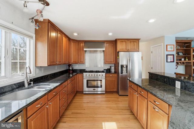 1212 BEAR TAVERN RD, Titusville, NJ 08560