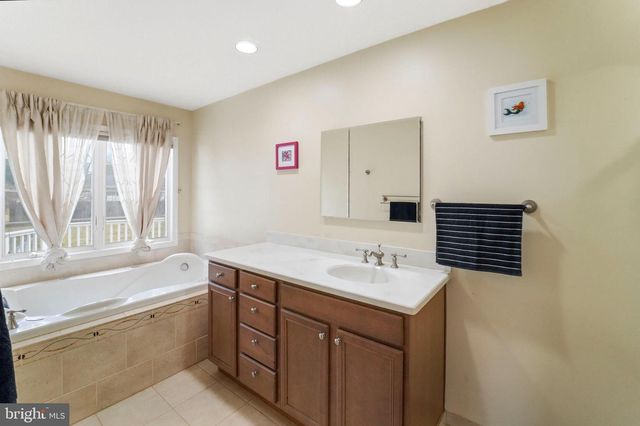 1212 BEAR TAVERN RD, Titusville, NJ 08560