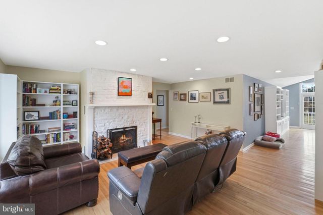 1212 BEAR TAVERN RD, Titusville, NJ 08560