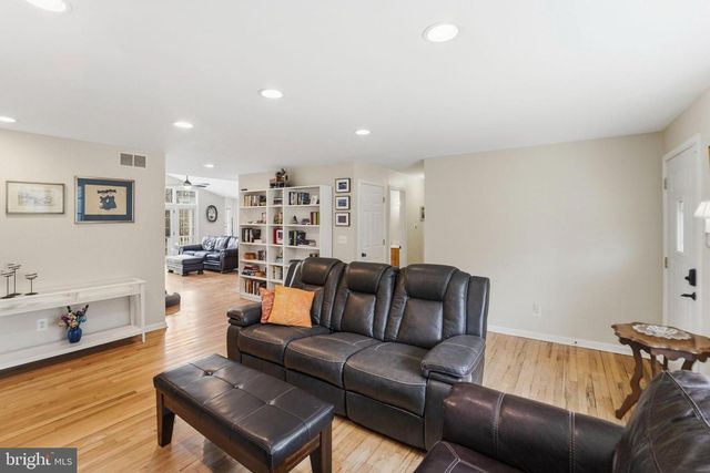 1212 BEAR TAVERN RD, Titusville, NJ 08560