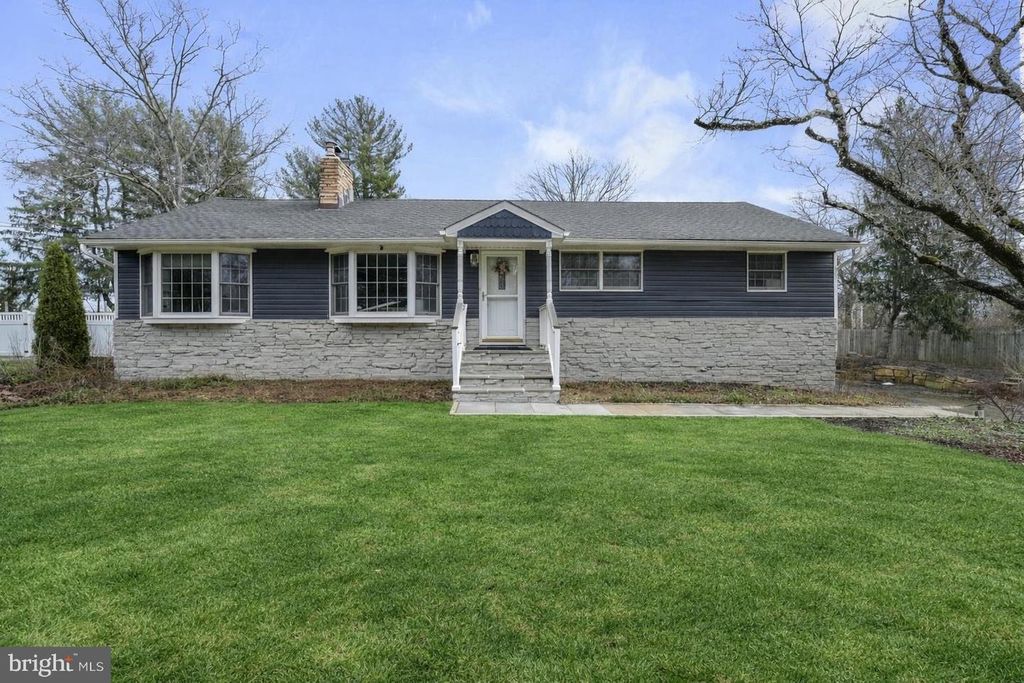 1212 BEAR TAVERN RD, Titusville, NJ 08560