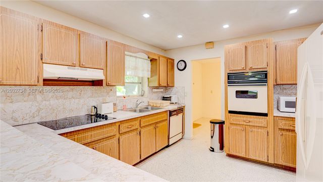 6560 SW 34th Street, Miami, FL 33155
