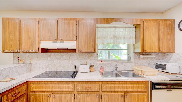 6560 SW 34th Street, Miami, FL 33155