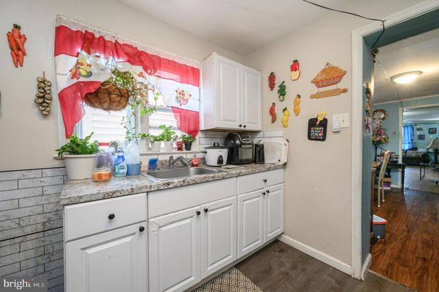 282 ASHMORE AVE, Trenton, NJ 08611