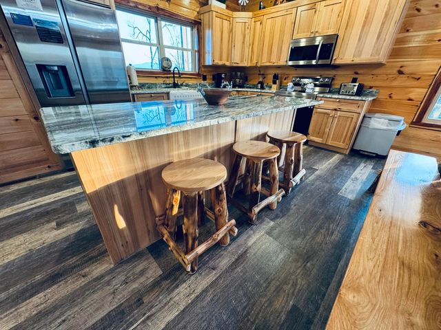 2124 Megan Ridge Drive, Sevierville, TN 37876