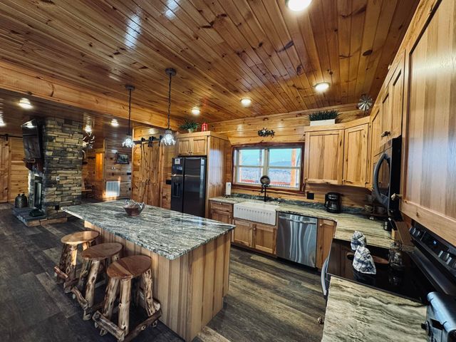 2124 Megan Ridge Drive, Sevierville, TN 37876