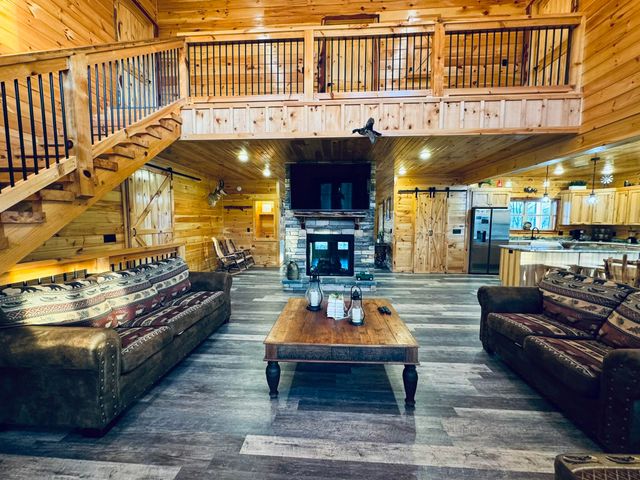 2124 Megan Ridge Drive, Sevierville, TN 37876