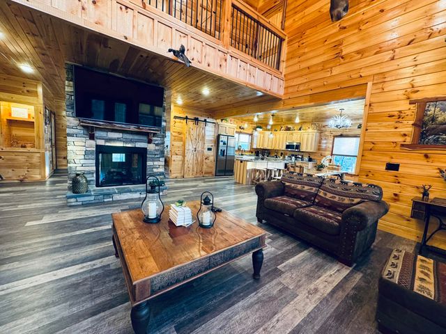 2124 Megan Ridge Drive, Sevierville, TN 37876