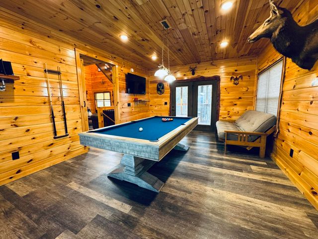 2124 Megan Ridge Drive, Sevierville, TN 37876