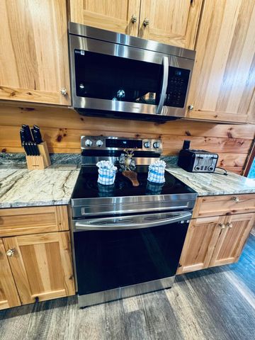 2124 Megan Ridge Drive, Sevierville, TN 37876