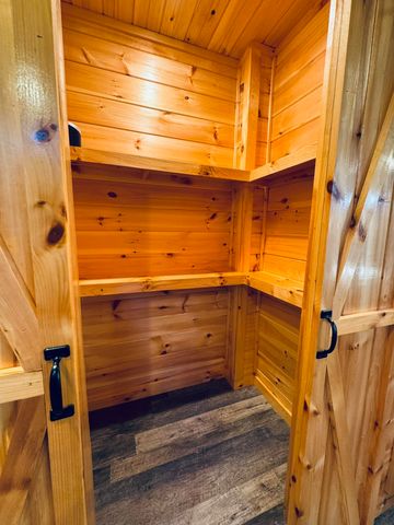 2124 Megan Ridge Drive, Sevierville, TN 37876