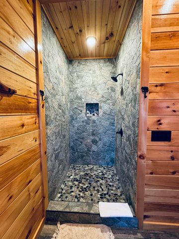 2124 Megan Ridge Drive, Sevierville, TN 37876