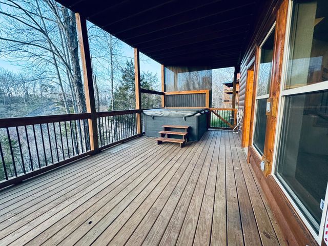 2124 Megan Ridge Drive, Sevierville, TN 37876