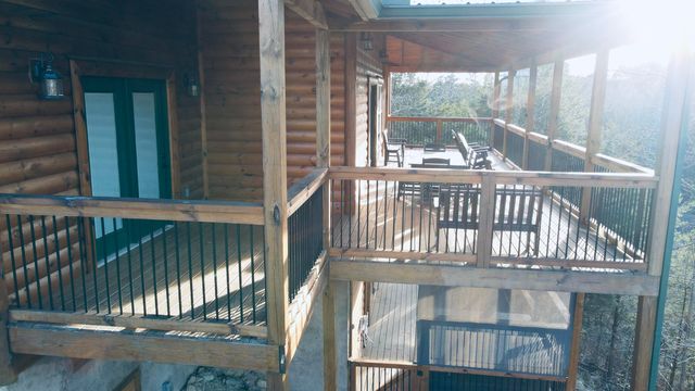 2124 Megan Ridge Drive, Sevierville, TN 37876